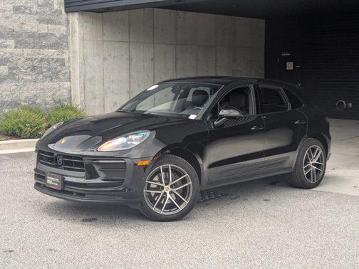 2025 Porsche Macan Base