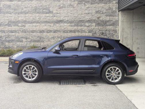 2025 Porsche Macan Base