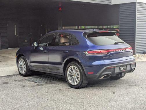 2025 Porsche Macan Base