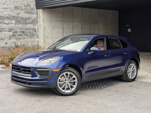 2025 Porsche Macan Base