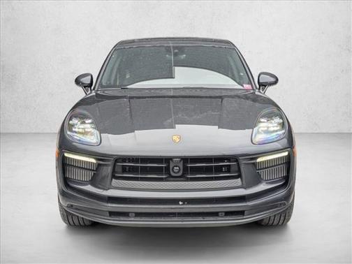 Volcano Grey Metallic 2026 Porsche Macan Macan