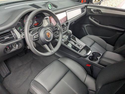 Volcano Grey Metallic 2026 Porsche Macan Macan