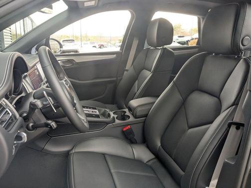 Volcano Grey Metallic 2026 Porsche Macan Macan
