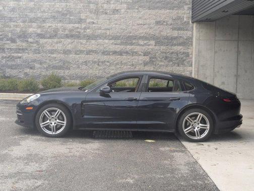 2019 Porsche Panamera 4