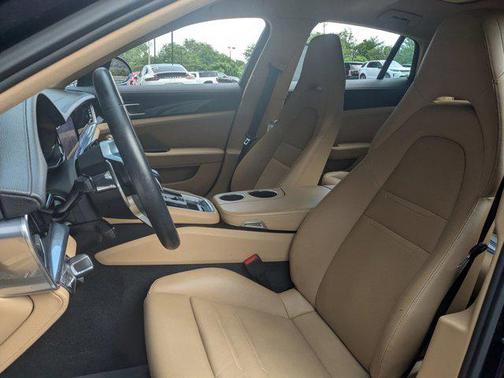 2019 Porsche Panamera 4