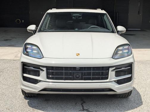 Chalk 2026 Porsche Cayenne GTS