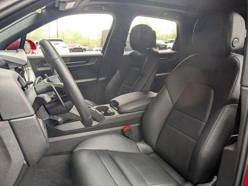 2025 Porsche Cayenne AWD