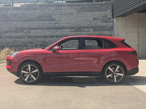 2025 Porsche Cayenne AWD