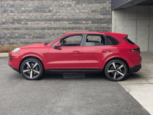 2025 Porsche Cayenne AWD