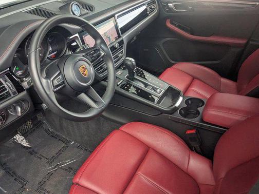 2022 Porsche Macan Base
