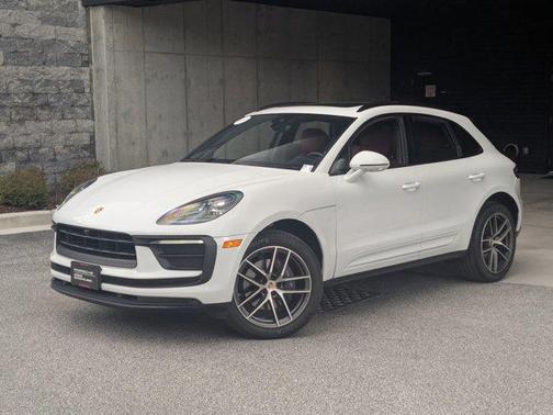 2022 Porsche Macan Base