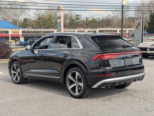 Mythos Black Metallic 2024 Audi SQ8 4.0T Prestige