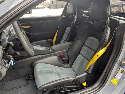 2025 Porsche 718 Cayman GT4 RS