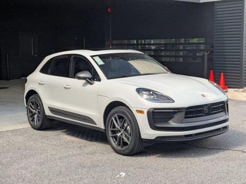 2025 Porsche Macan AWD