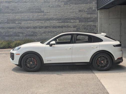 2025 Porsche Macan AWD