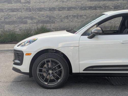 2025 Porsche Macan AWD