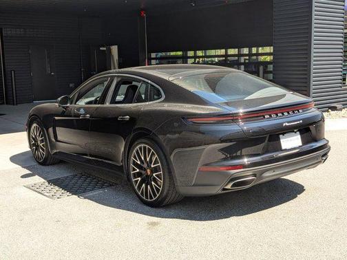 Jet Black Metallic 2026 Porsche Panamera 4
