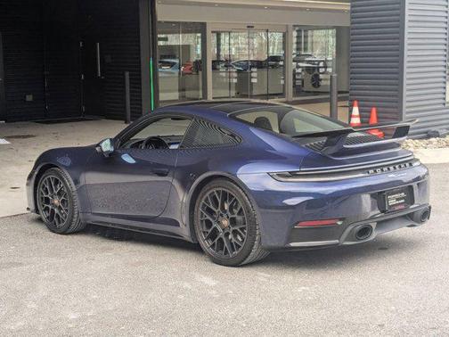 2025 Porsche 911 Carrera