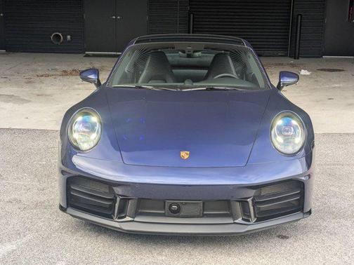 2025 Porsche 911 Carrera