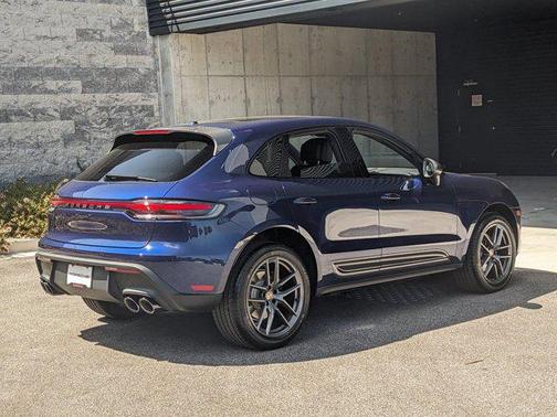 2025 Porsche Macan Base