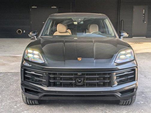 2025 Porsche Cayenne AWD