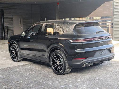 2025 Porsche Cayenne AWD
