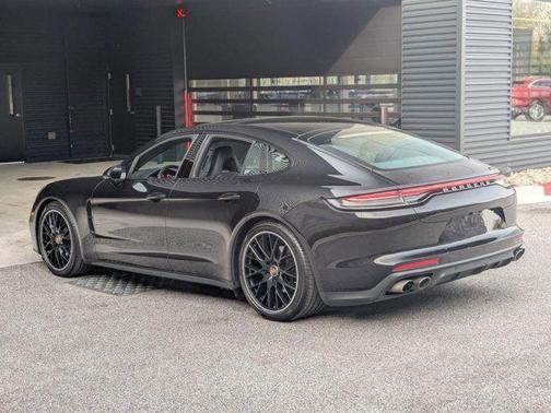 2022 Porsche Panamera 4 Platinum Edition