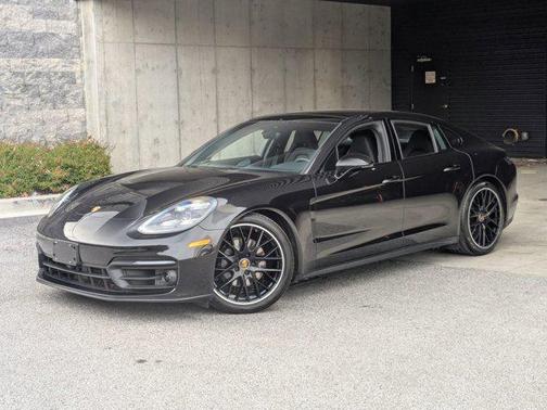 2022 Porsche Panamera 4 Platinum Edition