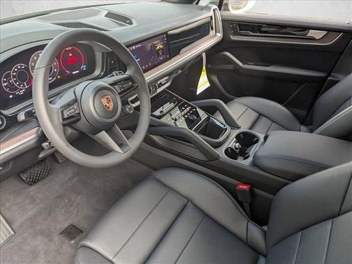 Cashmere Beige Metallic 2026 Porsche Cayenne Cayenne