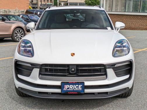 2024 Porsche Macan Base