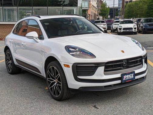 2024 Porsche Macan Base