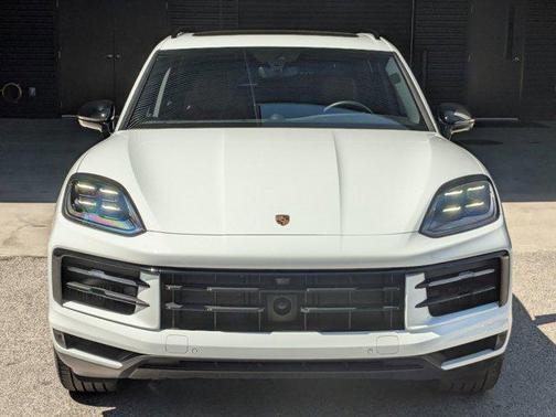 Carrara White Metallic 2026 Porsche Cayenne Cayenne S E-Hybrid