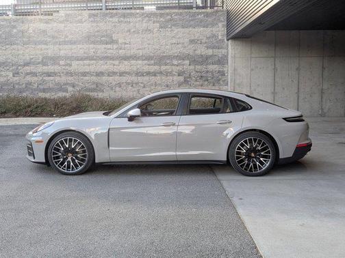 2026 Porsche Panamera 4