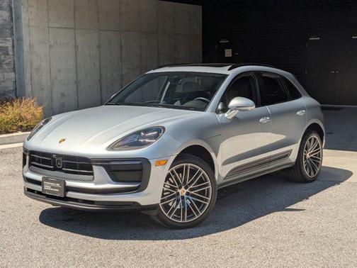 Dolomite Silver Metallic 2026 Porsche Macan Macan