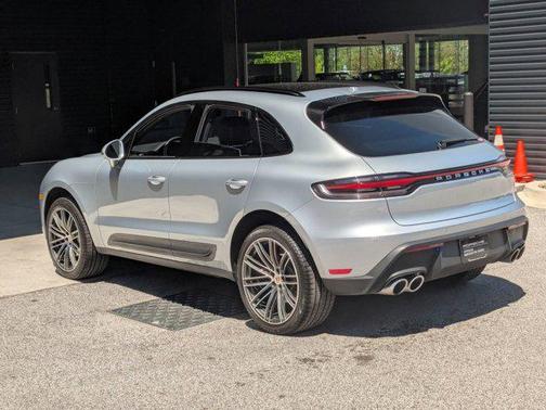 Dolomite Silver Metallic 2026 Porsche Macan Macan