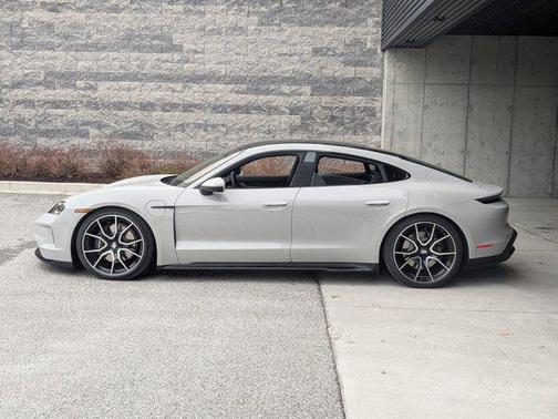 Chalk 2026 Porsche Taycan 4