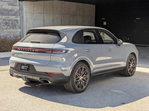 Arctic Grey 2025 Porsche Cayenne Cayenne