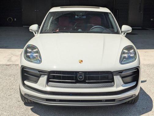 Chalk 2026 Porsche Macan Macan
