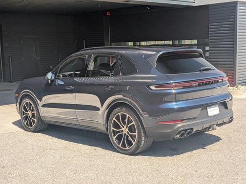 Algarve Blue Metallic 2024 Porsche Cayenne S