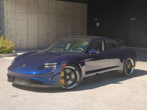Gentian Blue Metallic 2020 Porsche Taycan