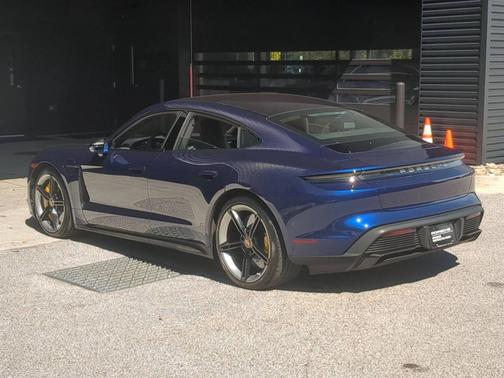 Gentian Blue Metallic 2020 Porsche Taycan
