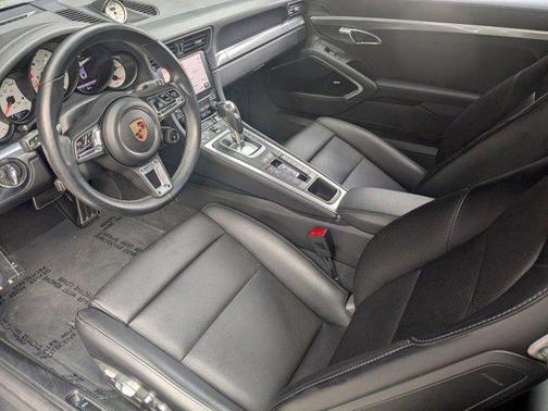 2017 Porsche 911 Carrera 4S