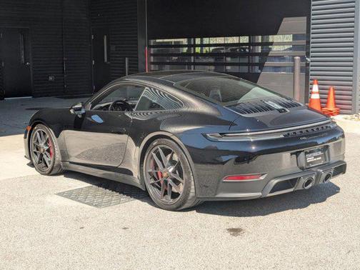 2026 Porsche 911 Carrera 4 GTS