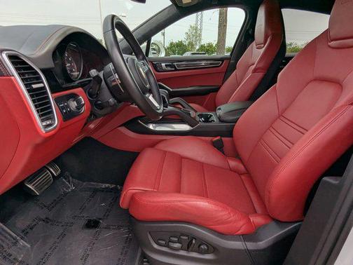 2022 Porsche Cayenne Turbo
