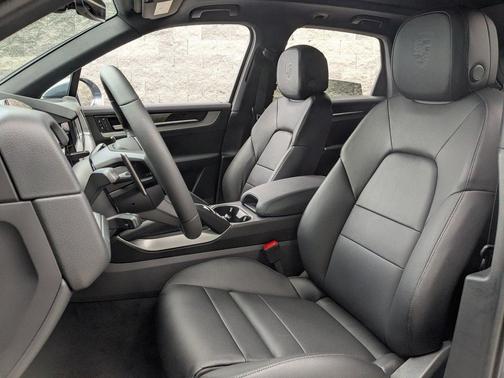 Vanadium Grey Metallic 2026 Porsche Cayenne Cayenne