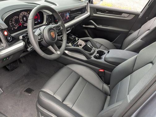 Vanadium Grey Metallic 2026 Porsche Cayenne Cayenne