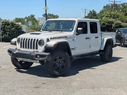 Bright White Clearcoat 2022 Jeep Gladiator Mojave 4x4