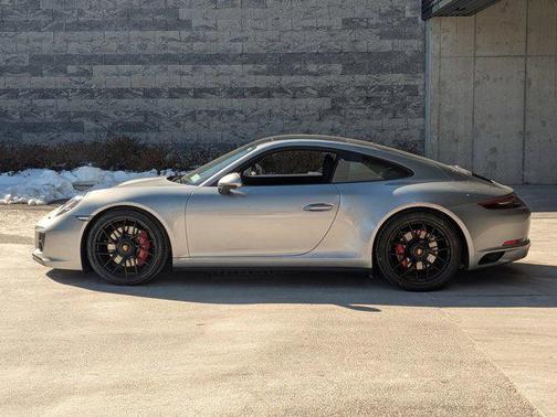 2018 Porsche 911 Carrera GTS