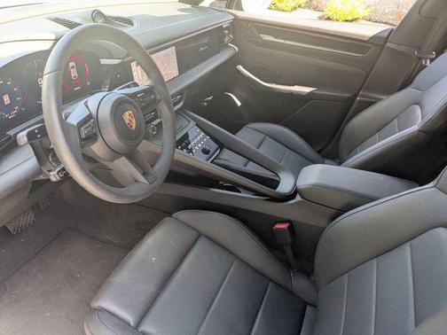 2024 Porsche Macan 4
