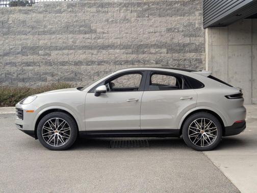 Chalk 2026 Porsche Cayenne Cayenne